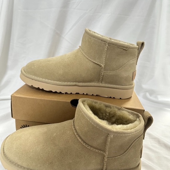 UGG Ultra Mini - Picture 6 of 10